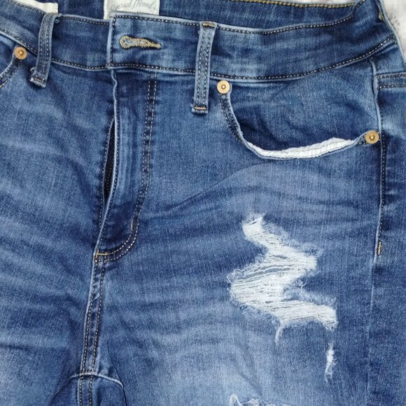 Distressed Universal Thread Fair Trade Hi-Rise MIDI Shorts size 12/31 - Picture 2 of 9